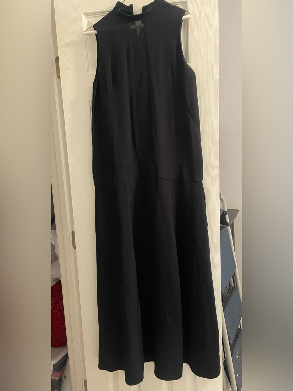 Behno Black Sleeveless Midi Dress